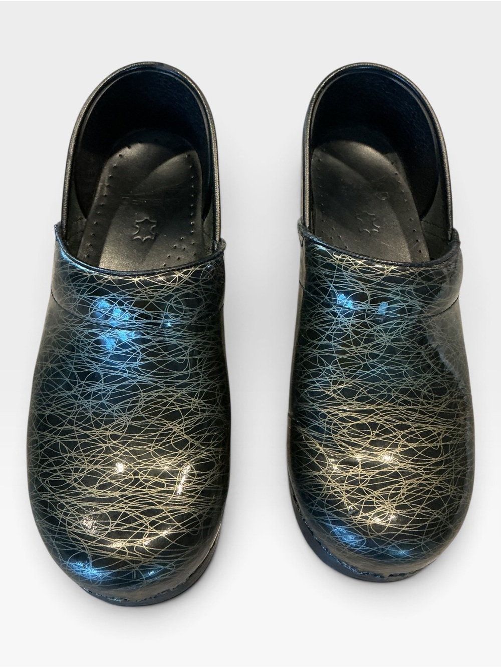 Dansko Black With Gold Scribble Pattern Patent Leather Clogs 39 (EU) 8.5-9
